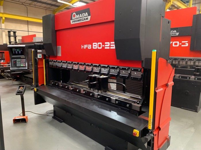 Amada HFB 8025 80 TON