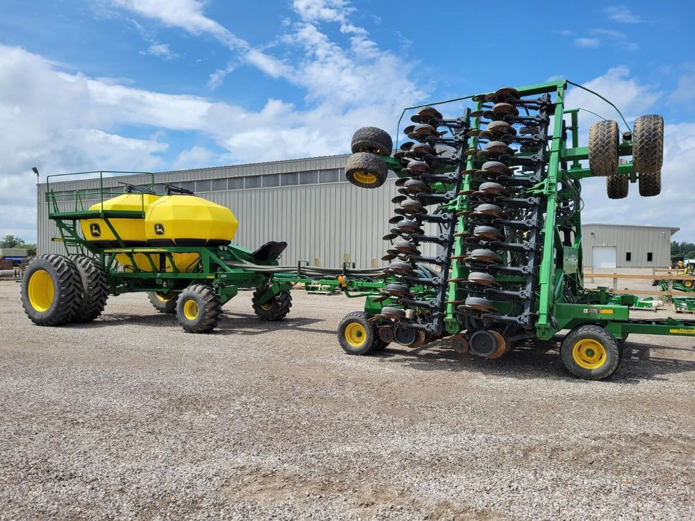John Deere 18501910 Drills and Air Seeders