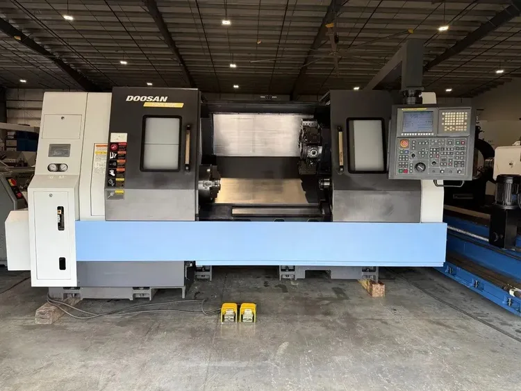Doosan DOOSAN FANUC Series I CNC control 2000 rpm PUMA 400MB  3 Axis