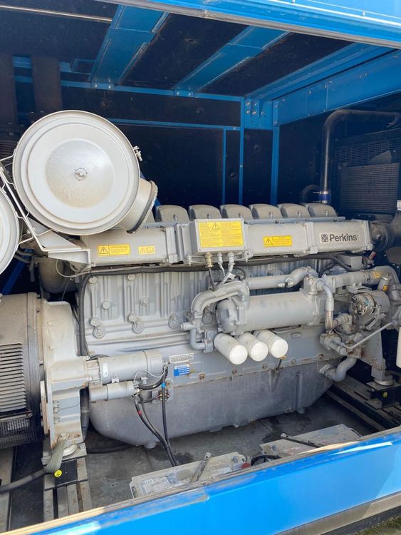 Diesel generator Soundproofed 900 kW