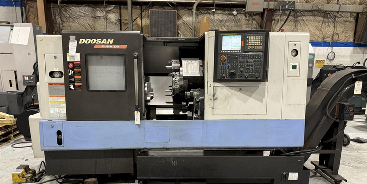 Doosan Fanuc 0i-TD 2800 rpm PUMA 300C 3 Axis
