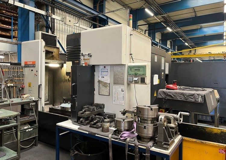 Mazak VTC 200B Machining Center 3 Axis
