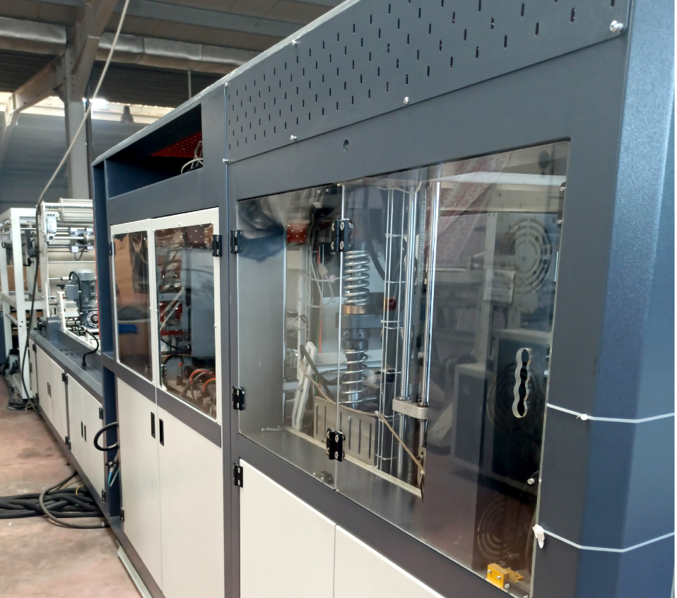 Hunter XC 600 Nonwoven ultrasonic bag making machine