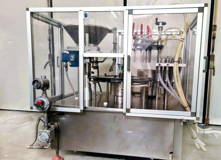 liquid filling and capping machine