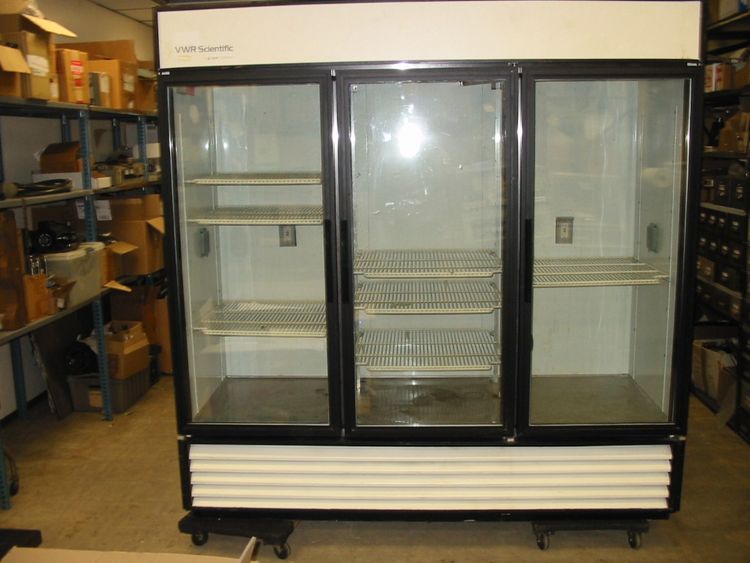 True, VWR MH49PA GAEE-VW/GDM72 3-door Chromatography Cabinet/ refrigerator