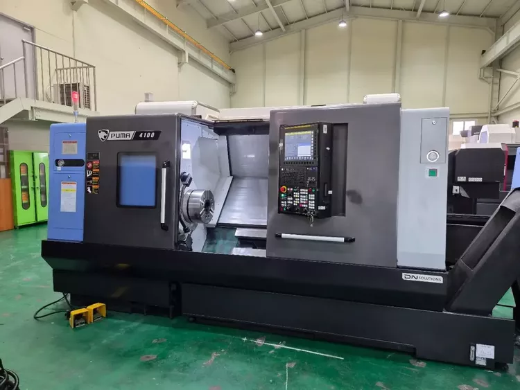 Doosan FANUC Series i Plus Color Control 2,000 RPM DN SOLUTIONS PUMA 4100B 2 Axis