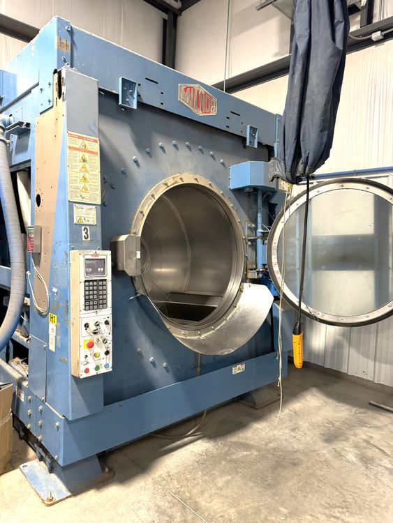 Milnor 68036F5P Open Pocket Washer-Extractor