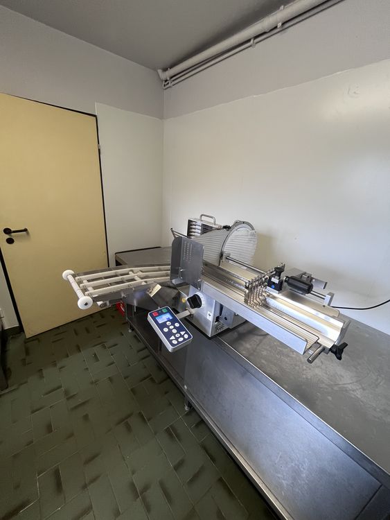 Graef VA 800 Slicing machine