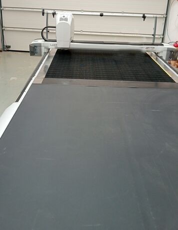 Lectra Vector IQ50 Fabric cutting