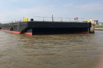 1430 DWT Flattop barge with PLA Class.