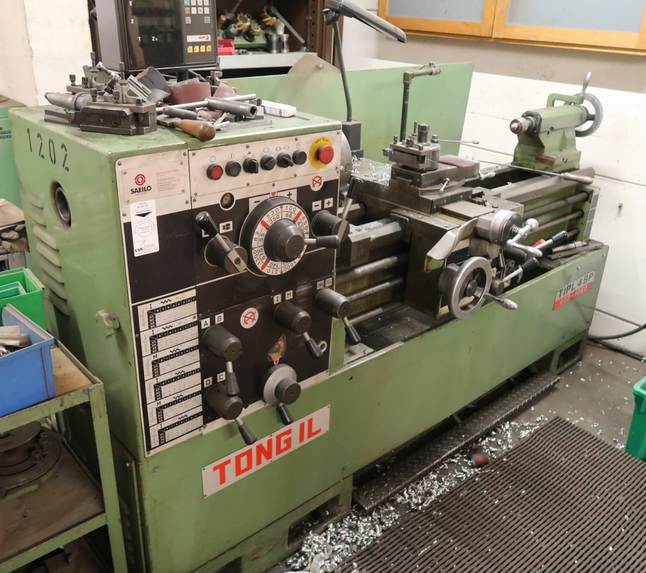 Tongil Engine Lathe 1600 RPM Tipl 4 SP / Digi 1986