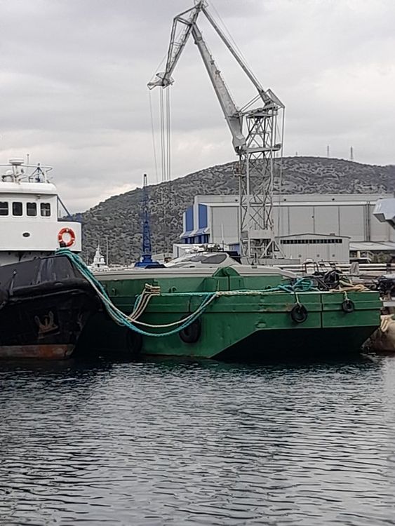 Split hopper barge, non-propelled