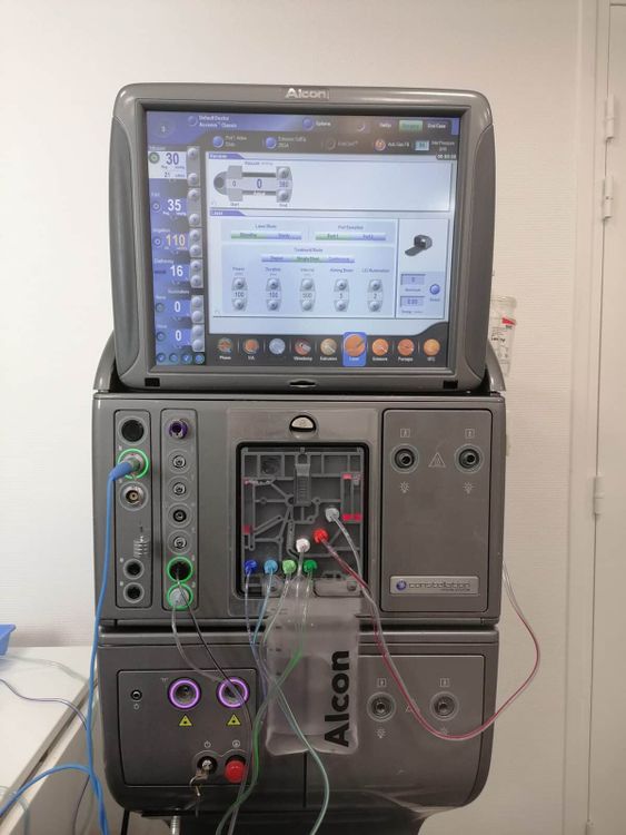 Alcon Constellation Phacoemulsifier