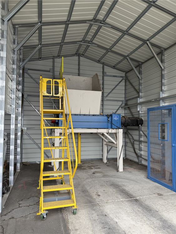 Shred-Tech ST-100 Dual Shaft Shredder