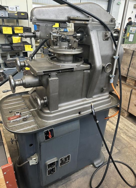 Mikron 102.04 Variable Hobbing machine