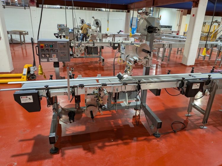 Universal Top and Bottom Label Applicator
