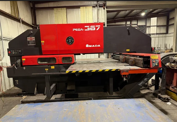 Amada PEGA 367 30 Ton