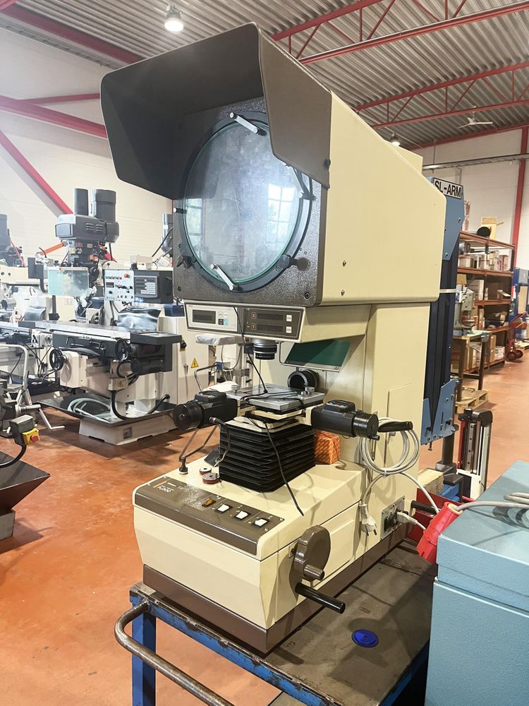 Mitutoyo Profile projector PJ300