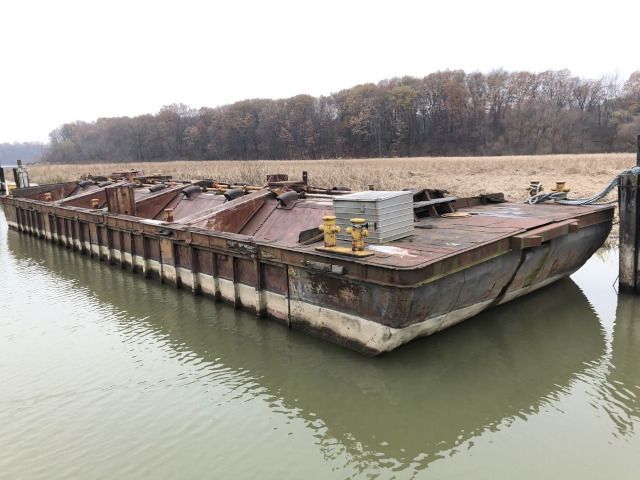 unique-100-cubic-yard-dump-barge