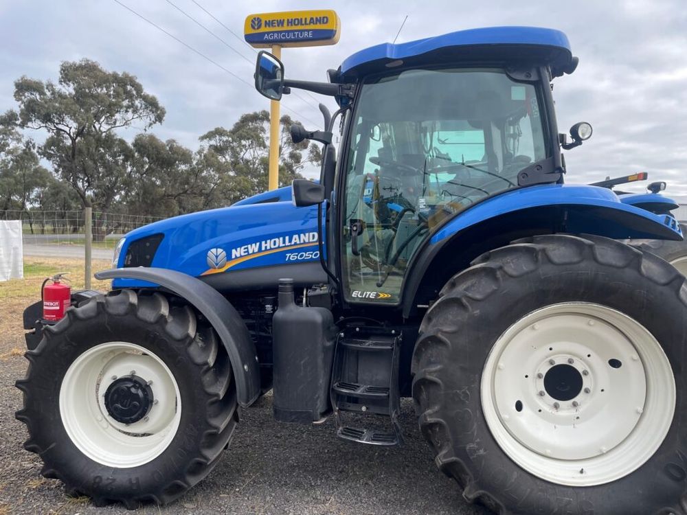 New Holland T6050 Elite