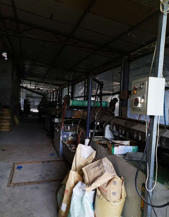 Complete artificial grass yarn extrusion and knitting line