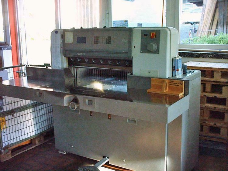 Polar 78 ES, Paper guillotines machine