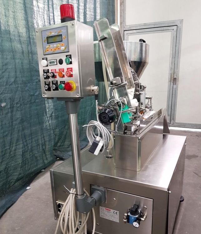 Comas fgp15  syringe assembler feeder