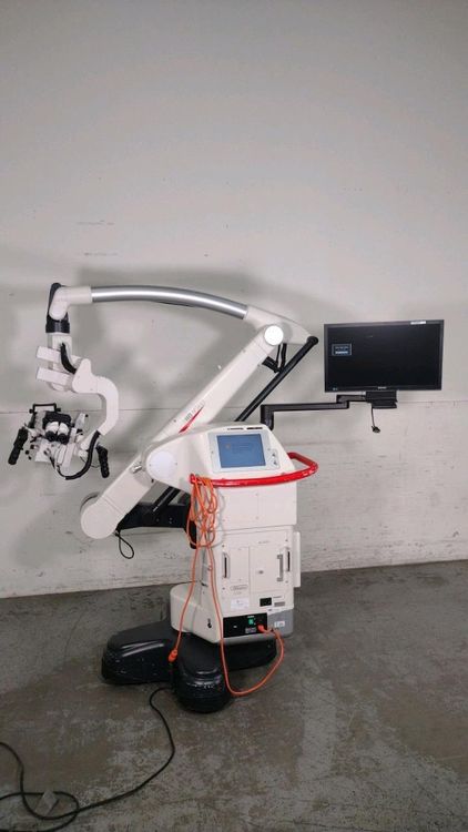 Leica ULT 500 Surgical Microscope
