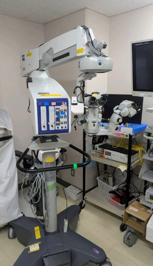 ZEISS OPMI Lumera T Surgical Microscope