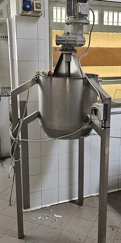 Curd cutter for mozzarella