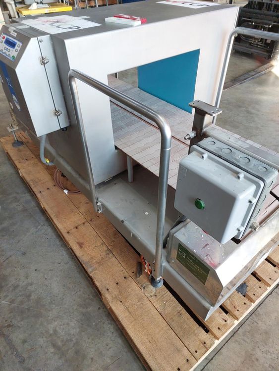 Loma IQ2 Metal Detector