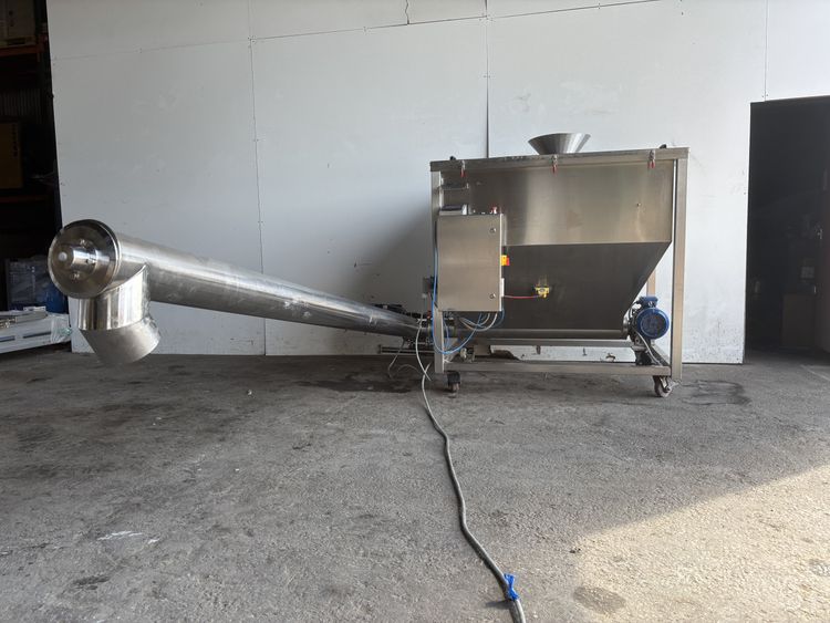 NNP Hopper and elevator screw