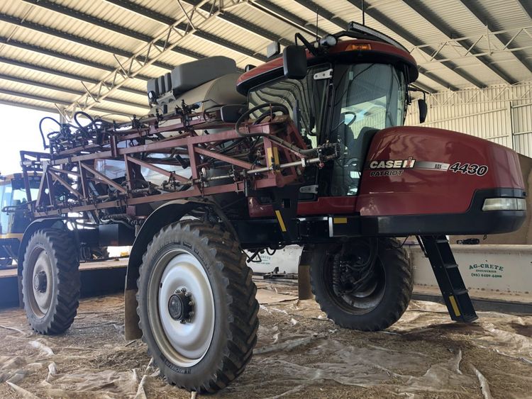 Case 4430 Sprayer