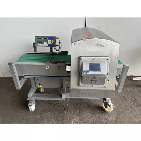 Loma IQ3+E Metal detector checkweigher