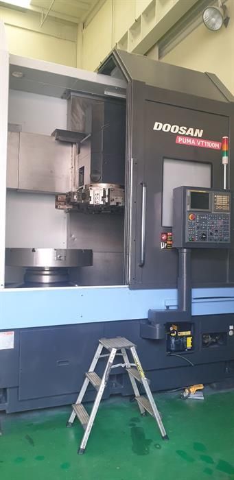 Doosan PUMA VT 1100M 53" SWING CNC VERTICAL TURNING CENTER WITH MILLING