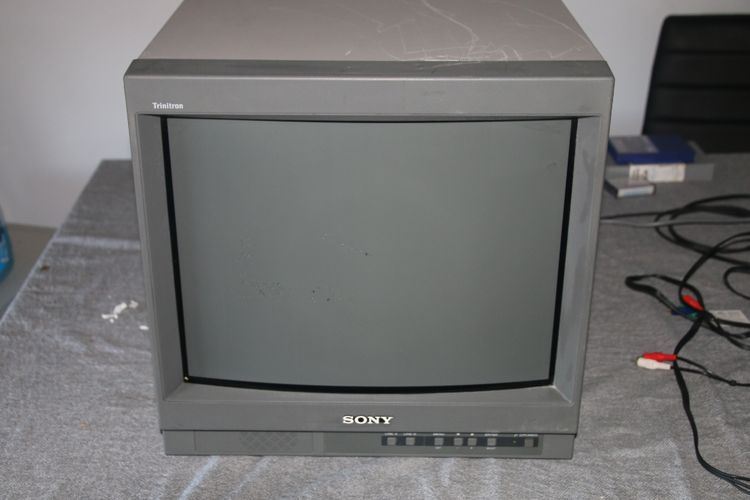 Sony PVM-20L1 20-Inch Production Monitor
