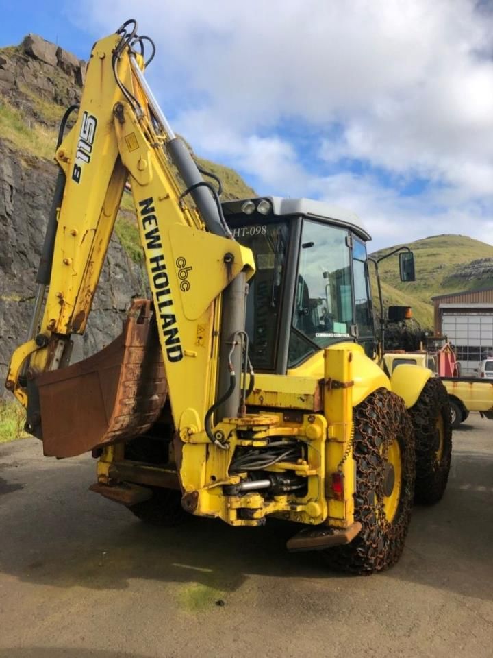 New Holland LB 115B Backhoe Loader
