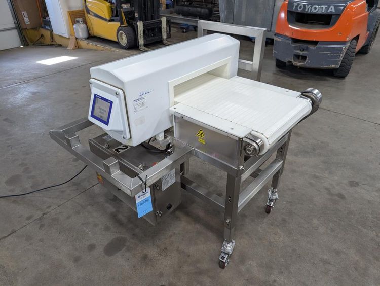 Mettler Toledo, Safeline V4-R-300K, Metal Detector with Conveyor
