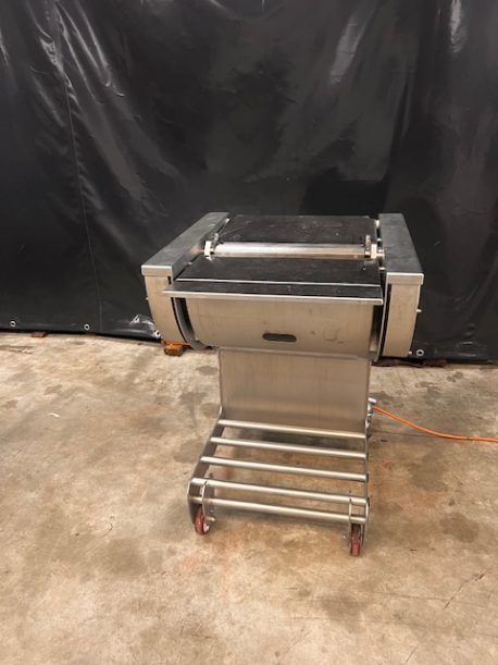 Cretel SKINNING MACHINE