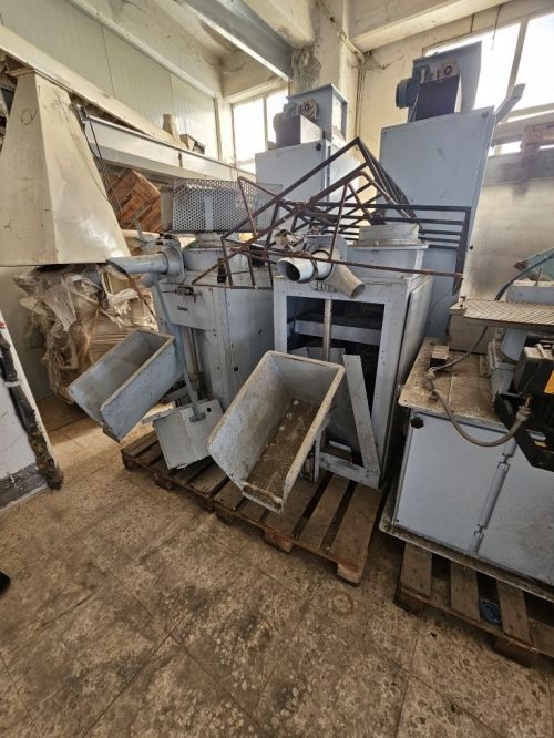 Double bagging machine