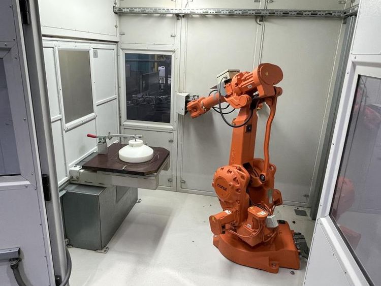 ASEA Brown Boveri (ABB) CARAT IRC5 / IRB 2400/16 M2004 6 Axis Robot Payload: 16 kg