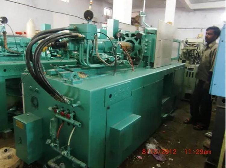 Nissei Injection Molding Machine 40 T