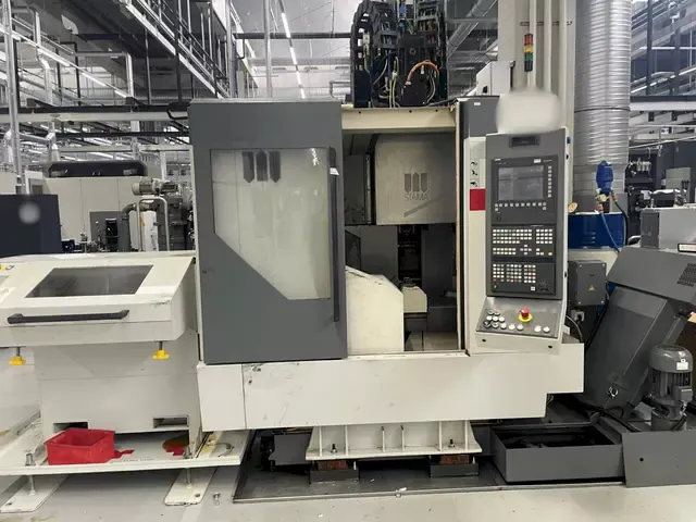 2 Stama MC 526/M 3 Axis