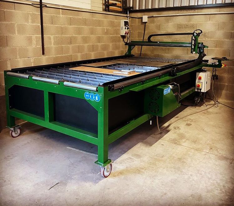 Plasma cutting table 1500 X 3000mm CNC Control