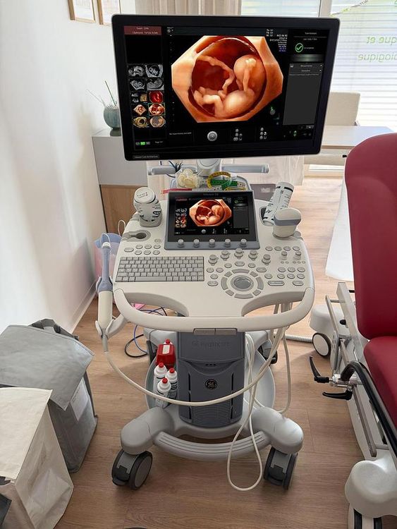GE Healthcare Voluson S8 BT22 Ultrasound