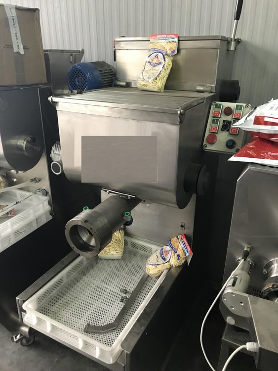 P/55 Double-tank fresh pasta mixer