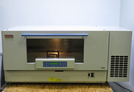 Thermo Scientific MaxQ 8000 Refrigerated Incubator Shaker
