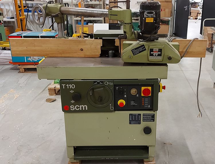 SCM T110 AT