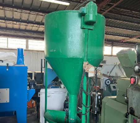 700 L Mixer silo