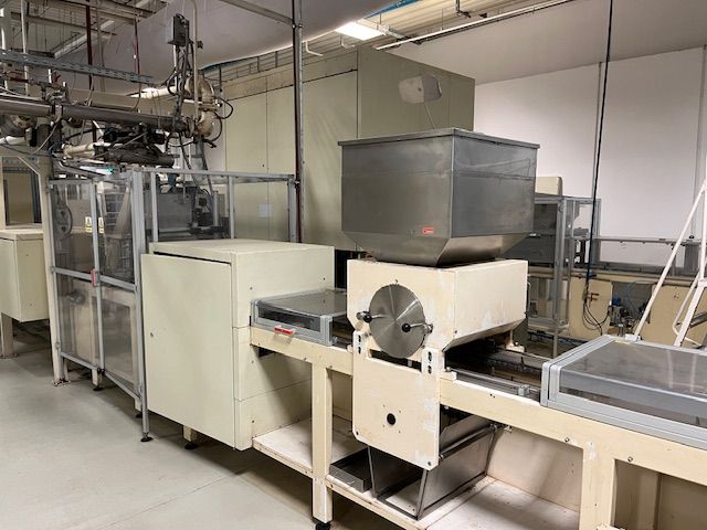 Carle & Montanari Cavemil Creme chocolate moulding line
